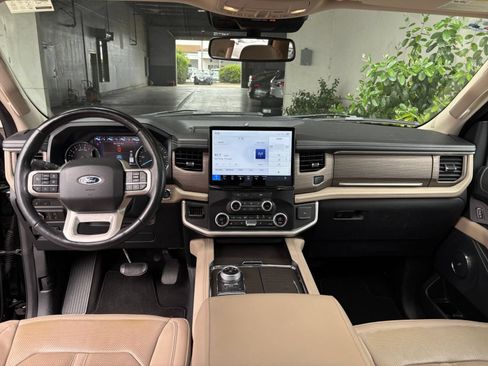 Used 2024 Ford Expedition Limited RWD image 36