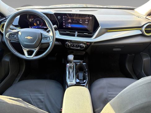 Used 2024 Chevrolet Trax LT w/ Driver Confidence Package image 2