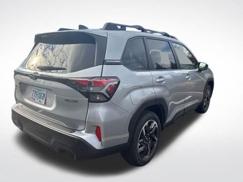 Used 2025 Subaru Forester Limited image 8