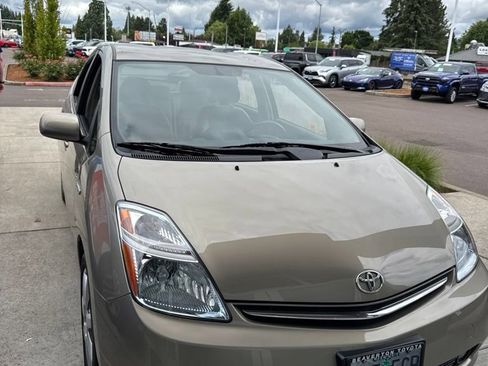 Used 2009 Toyota Prius Touring FWD image 1