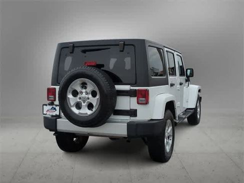 Used 2015 Jeep Wrangler Unlimited Sahara w/ Connectivity Group image 8