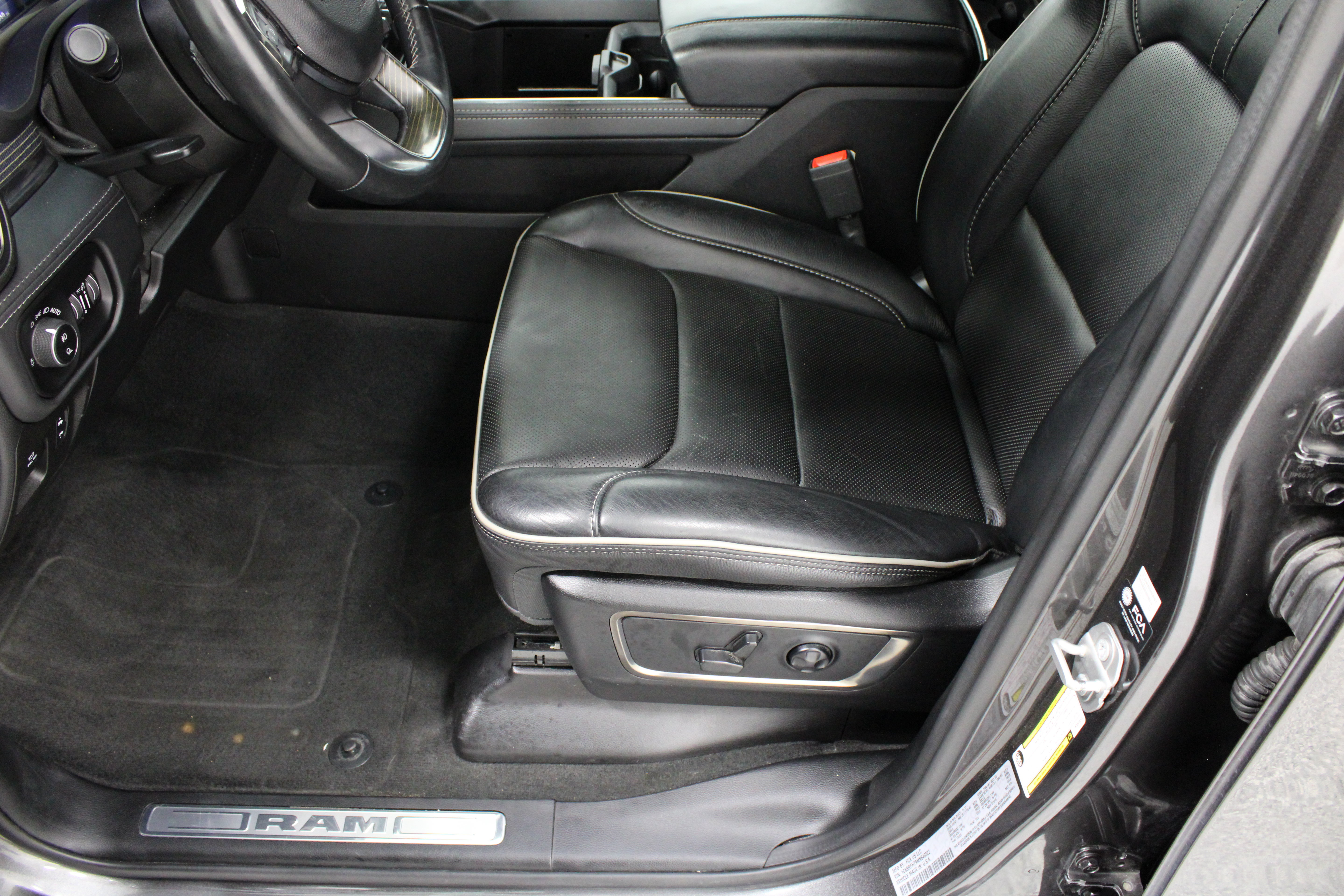Used 2021 RAM 1500 Limited w/ Night Edition AWD/4WD image 17