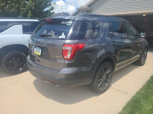 Used 2018 Ford Explorer XLT w/ Equipment Group 202A AWD/4WD image 6