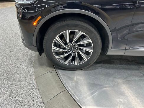 Certified 2025 Lincoln Aviator AWD image 35