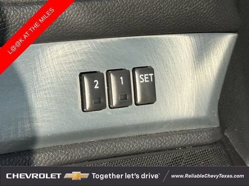 Used 2010 INFINITI G37 Convertible w/ Premium Pkg RWD image 26
