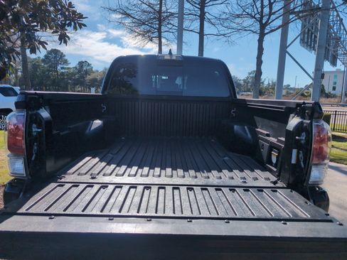 Certified 2022 Toyota Tacoma TRD Sport image 31