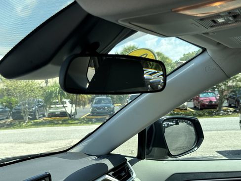 Used 2019 Toyota RAV4 XLE AWD/4WD image 23