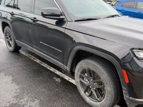 Used 2023 Jeep Grand Cherokee L Laredo w/ Luxury Tech Group I AWD/4WD image 19