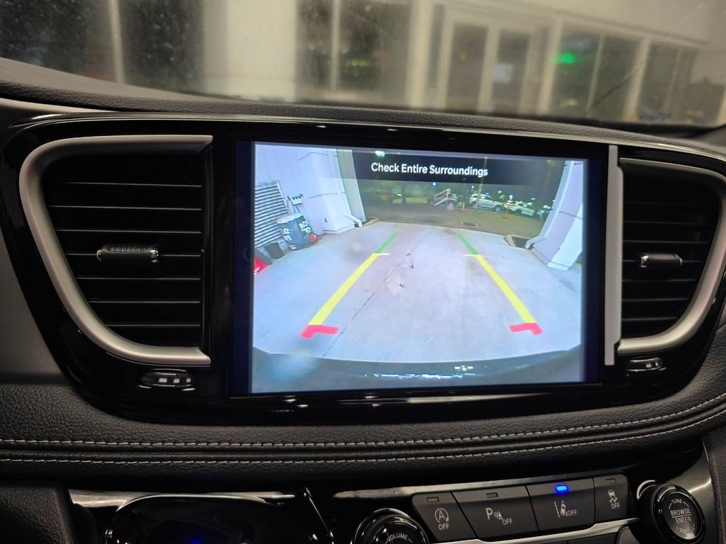 New 2027 Chrysler Pacifica Select FWD image 21