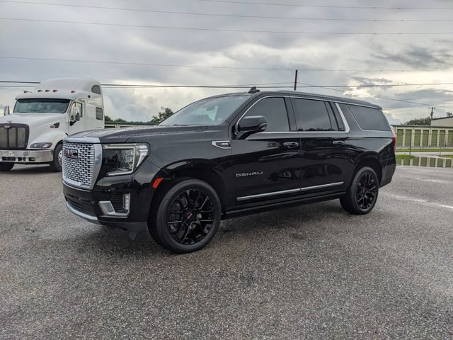 Used 2023 GMC Yukon XL Denali AWD/4WD image 8