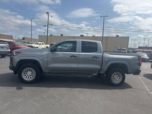 Used 2023 Chevrolet Colorado W/T image 12
