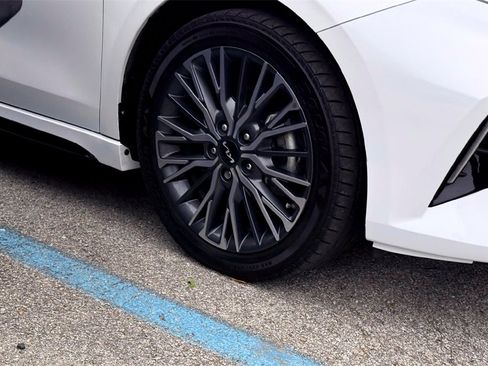 Used 2023 Kia Forte GT-Line w/ GT-Line Premium Package image 4