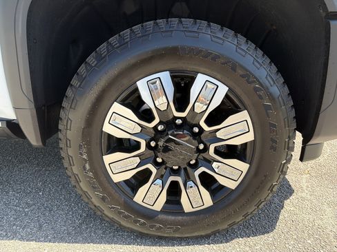 New 2026 GMC Sierra 2500 Denali w/ Denali Reserve Package AWD/4WD image 14