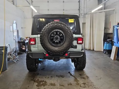 Used 2024 Jeep Wrangler Unlimited AWD/4WD image 2