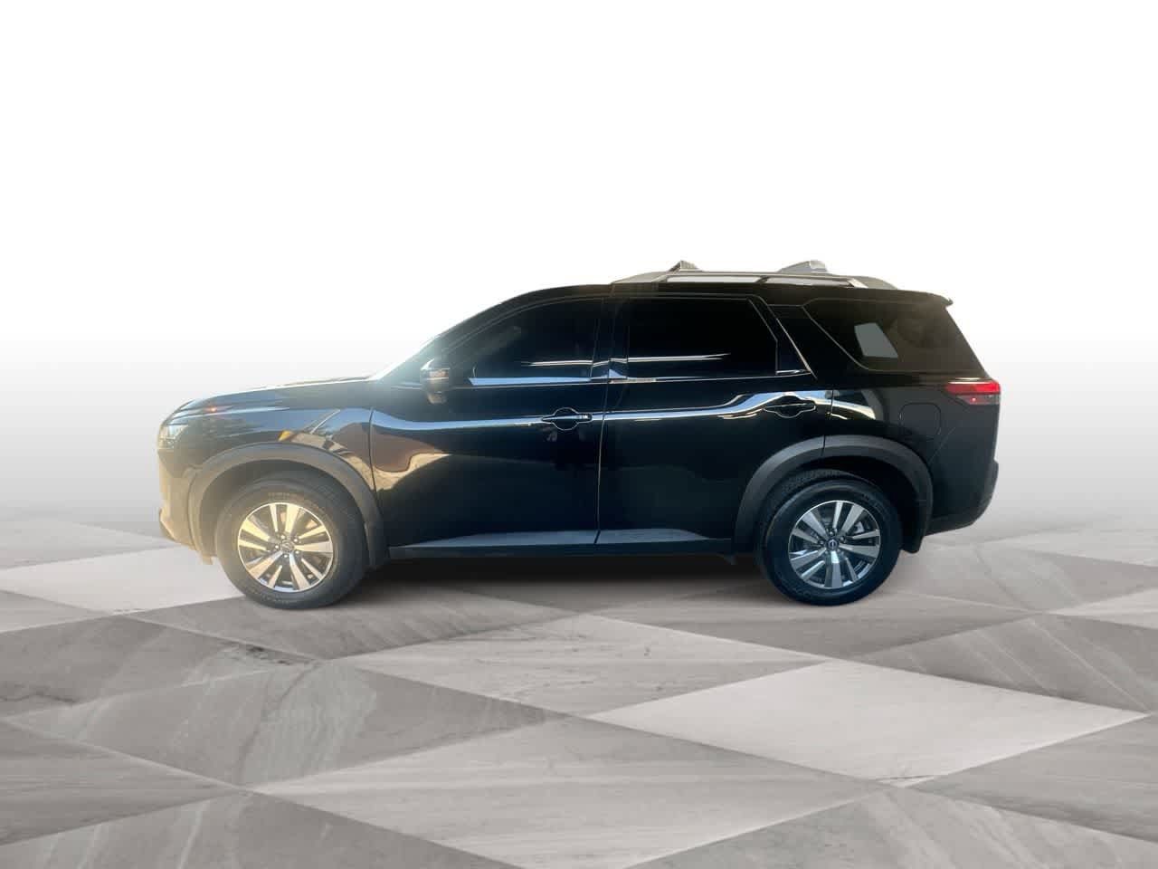 Used 2023 Nissan Pathfinder SL w/ Black Appearance Package AWD/4WD image 5