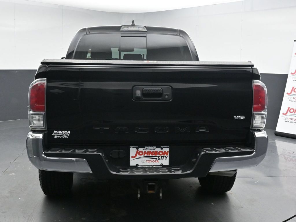 Used 2022 Toyota Tacoma TRD Off-Road AWD/4WD image 8