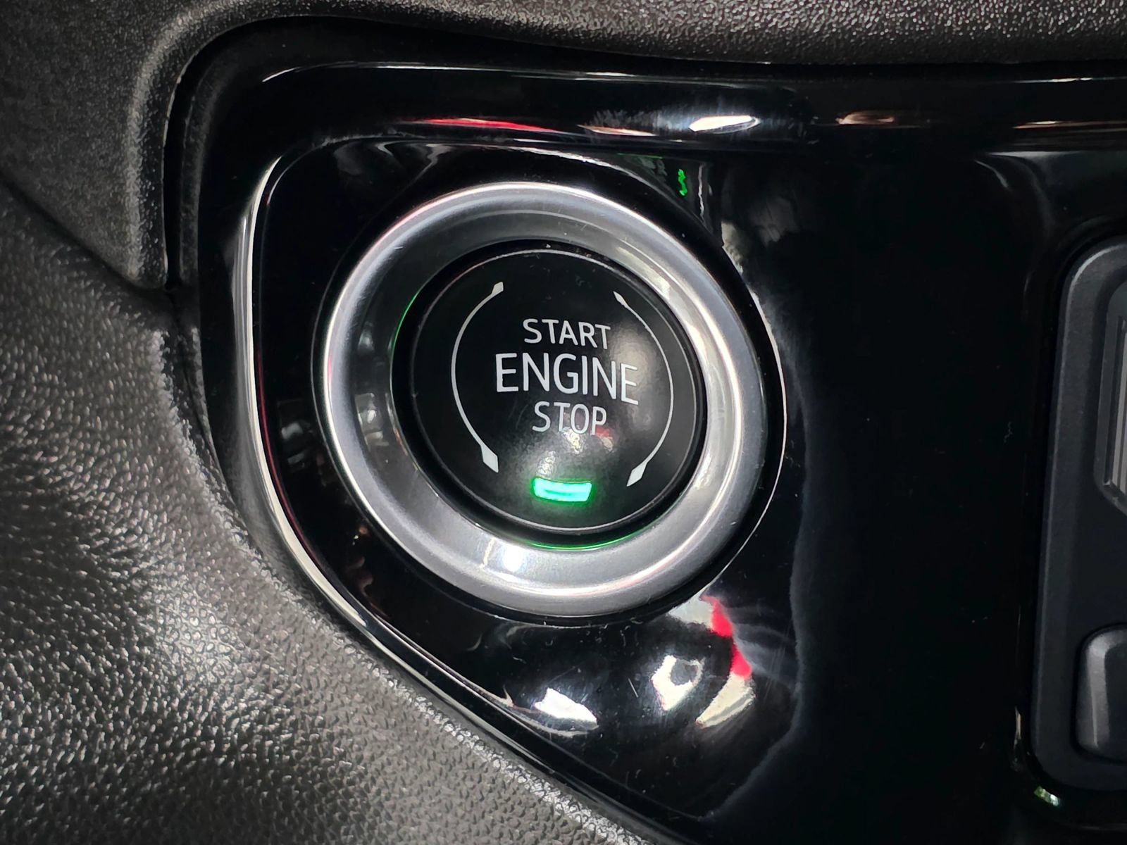 Used 2024 Chevrolet Silverado 2500 LT AWD/4WD image 16