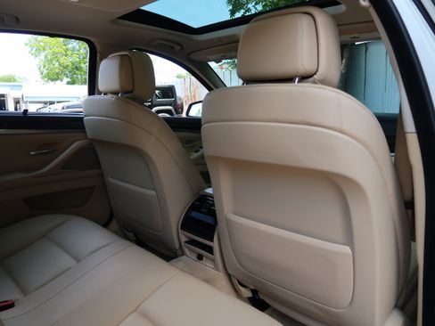Used 2011 BMW 528i Sedan RWD image 31