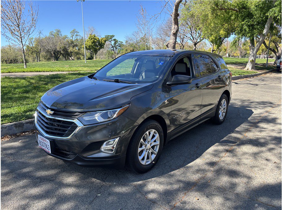 Used 2018 Chevrolet Equinox LS FWD image 1