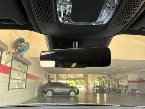 Used 2025 Mercedes-Benz GLA 250 image 18