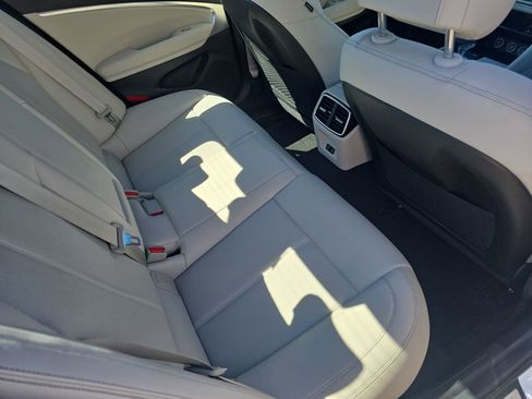 Used 2025 Genesis G70 2.5T RWD image 11