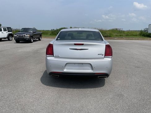 Certified 2022 Chrysler 300 S image 6