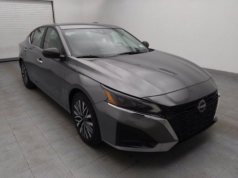 Used 2024 Nissan Altima 2.5 SV image 13