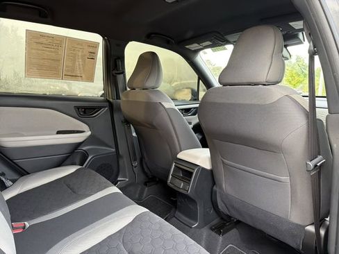 Used 2025 Subaru Forester AWD/4WD image 16