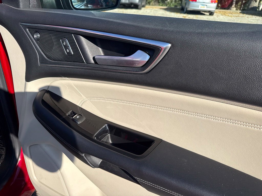 Used 2020 Ford Edge Titanium w/ Equipment Group 301A AWD/4WD image 47