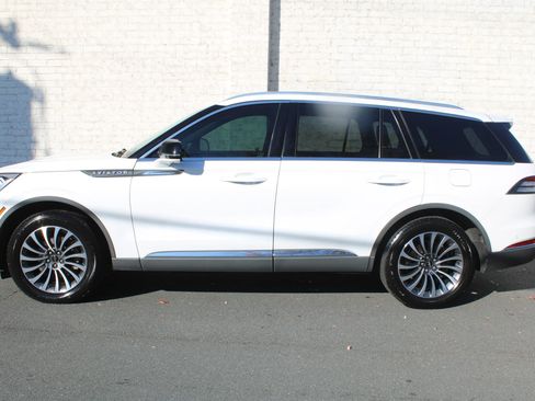 Used 2020 Lincoln Aviator Reserve w/ Equipment Group 201A image 2