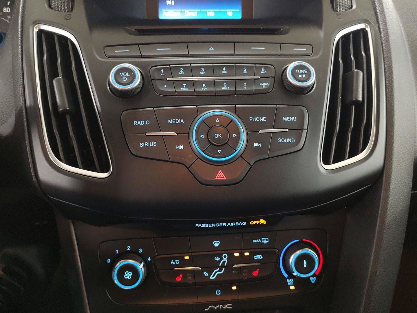 Used 2015 Ford Focus SE w/ Equipment Group 201A FWD image 8