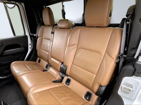 Used 2022 Jeep Gladiator Overland w/ Popular Equipment Package image 22