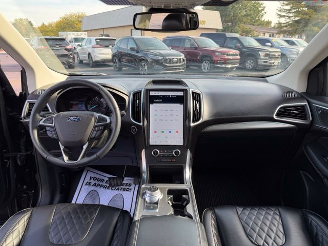 Used 2024 Ford Edge Titanium w/ Equipment Group 301A AWD/4WD image 2
