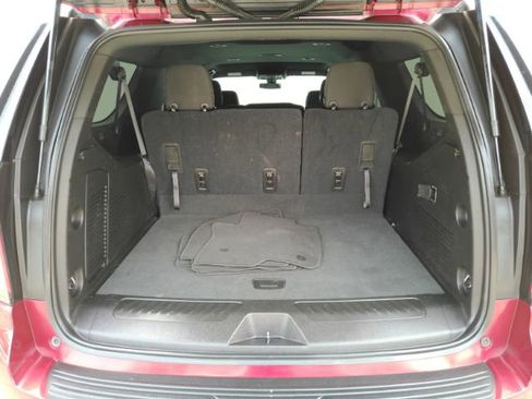 Used 2021 Chevrolet Suburban LS RWD image 25
