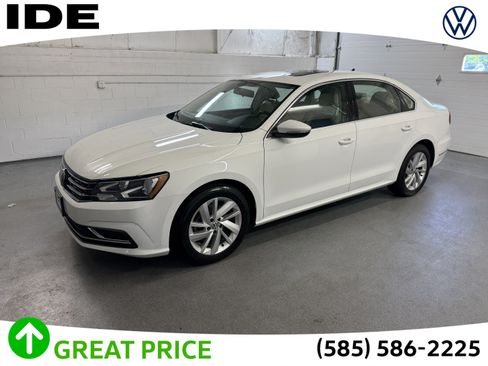Used 2018 Volkswagen Passat 2.0T SE image 1
