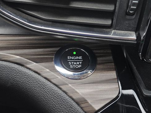 Used 2021 Ford Explorer Limited w/ Equipment Group 301A image 22