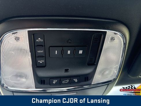 Used 2022 Jeep Grand Cherokee Laredo X AWD/4WD image 42