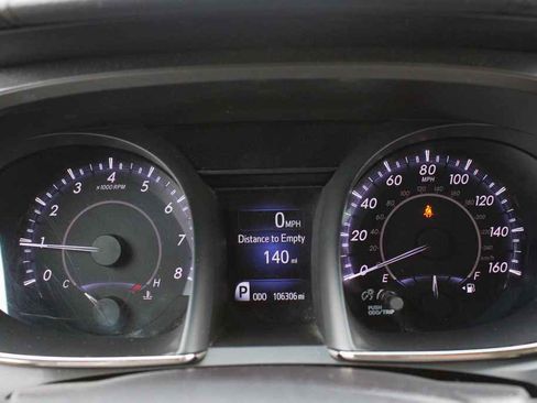 Used 2016 Toyota Avalon XLE Plus FWD image 17