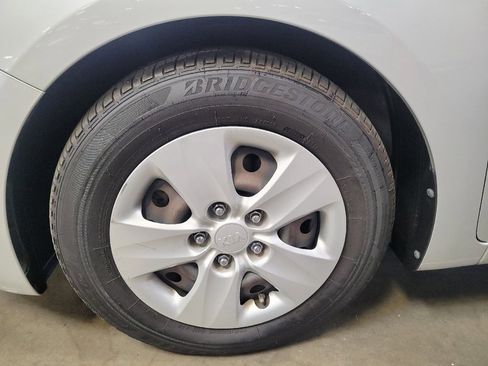 Used 2018 Kia Forte LX FWD image 31