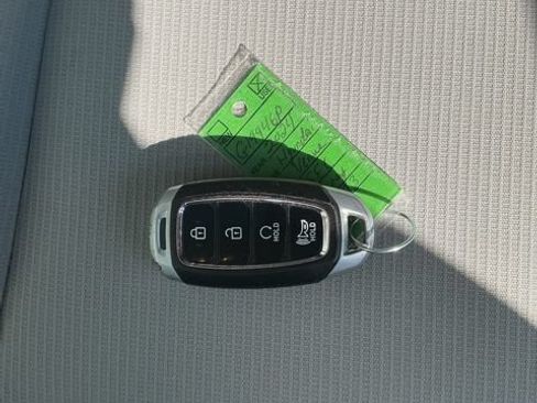 Certified 2024 Hyundai Venue SEL FWD image 28