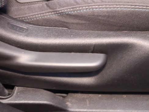 Used 2018 Chevrolet Cruze LT image 12