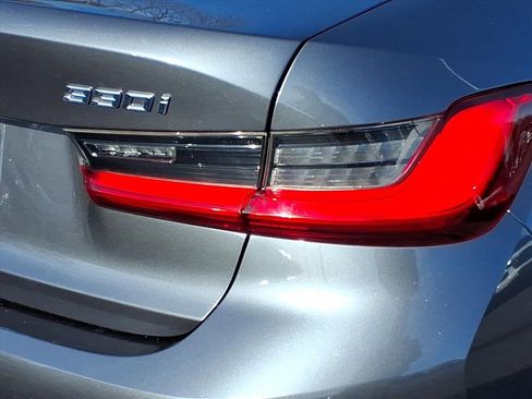 Used 2021 BMW 330i Sedan image 9