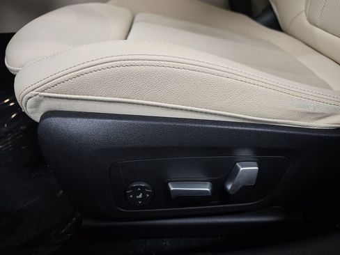 Used 2023 BMW 330i Sedan w/ Driving Assistance Package RWD image 25