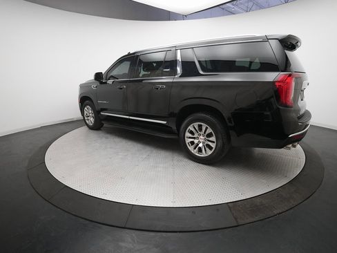 Used 2022 GMC Yukon XL Denali image 12