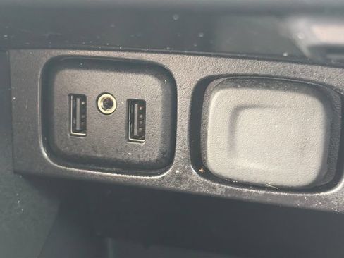Used 2022 Buick Encore Preferred w/ Safety Package AWD/4WD image 55