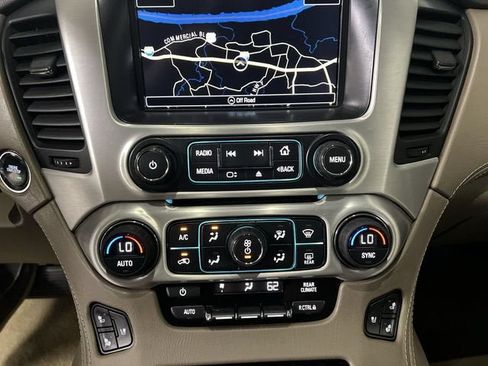 Certified 2017 GMC Yukon SLT w/ Premium Edition AWD/4WD image 18