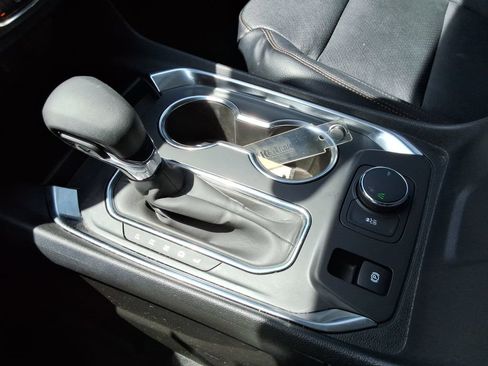 Certified 2021 Chevrolet Traverse LT FWD image 35