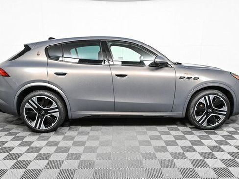 New 2025 Maserati Grecale Folgore image 23