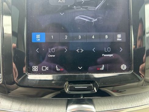 Used 2023 Volvo XC60 B5 Plus AWD/4WD image 30