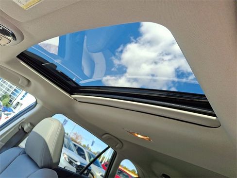 Certified 2022 Subaru Outback Limited image 11